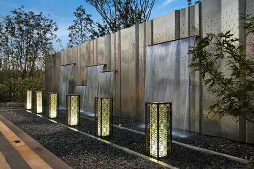 features-wall-and-sculpture-a