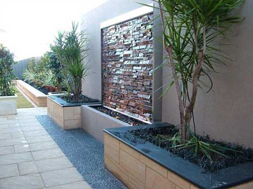 features-wall-and-sculpture-c